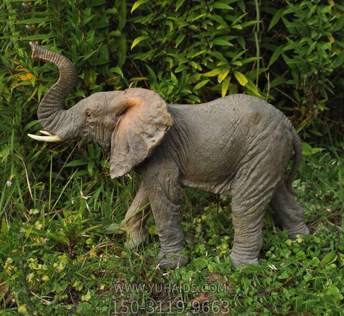 戶外草坪玻璃鋼仿真動物大象雕塑