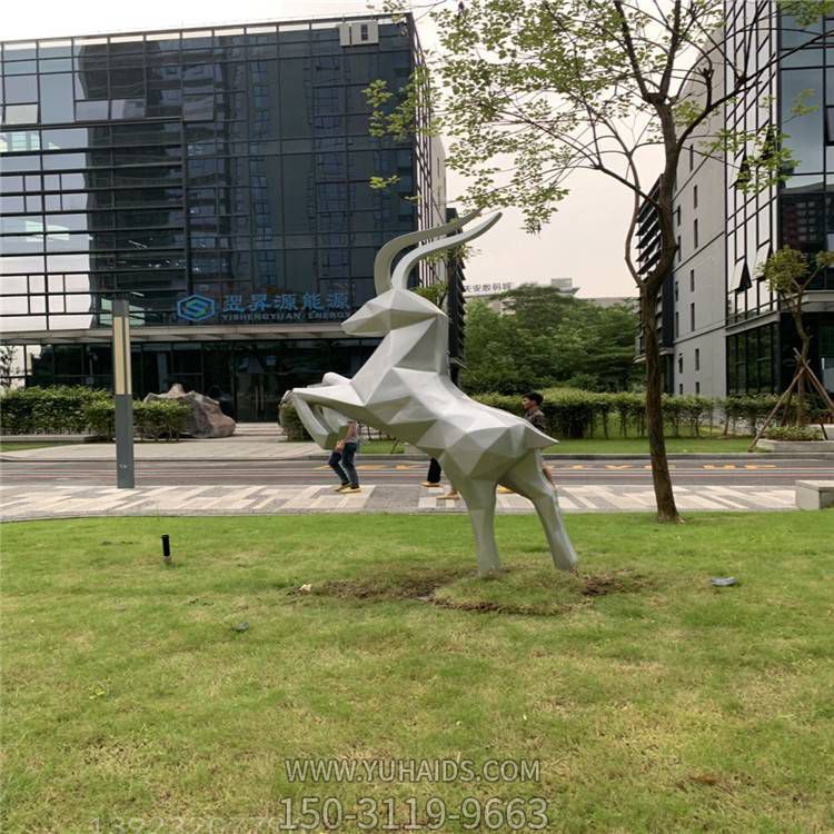 房地產公園玻璃鋼動物羊草地擺件雕塑