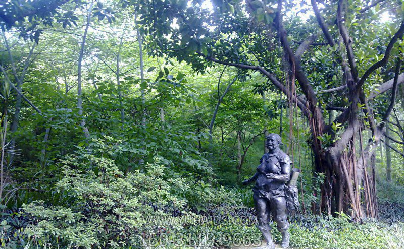 公園西方不銹鋼仿銅人物景觀女孩雕塑