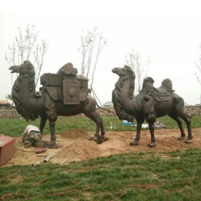 駱駝景觀，公園創意玻璃鋼仿銅沙漠動物