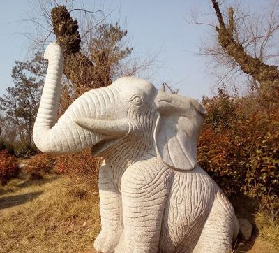 公園景區漢白玉石雕一只臥著的大象雕塑