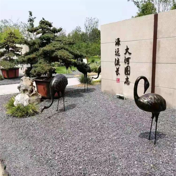 仿銅生態園動物園抽象仙鶴雕塑